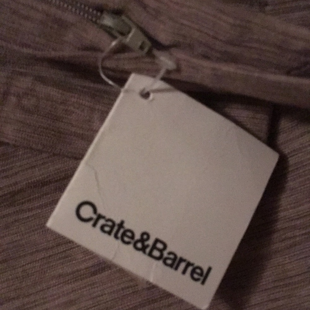 23” pillowcase Crate&Barrel - Picture 2 of 5